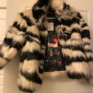 Desigual fur jacket SZ small never worn